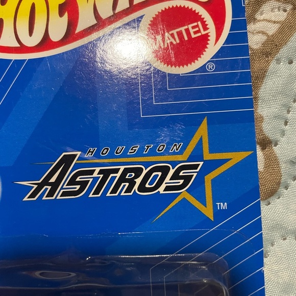 Coca-Cola Hot Wheels Houston Astros Car - White and Red - Picture 9 of 11